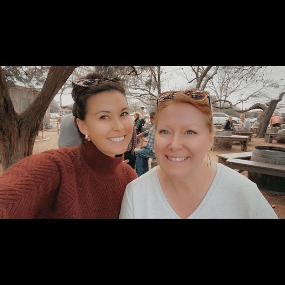 Meet your Posher, Danielle - Picture 6 of 6